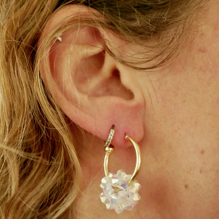 Sparklets Ohrring an einem Ohr