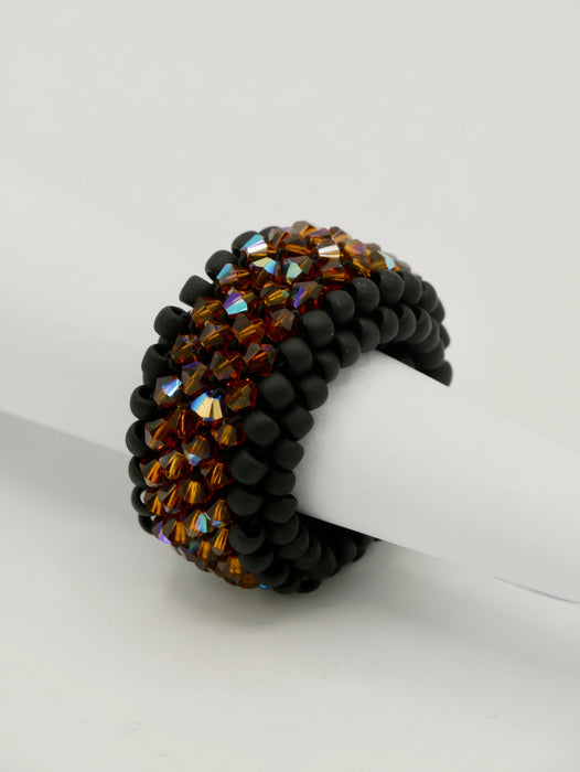 Ponytail Black Amber